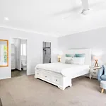 Palm Cove Studio Apartments