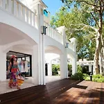 Palm Cove Studio Apartments