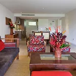 Pullman Palm Cove Sea Temple Resort & Spa