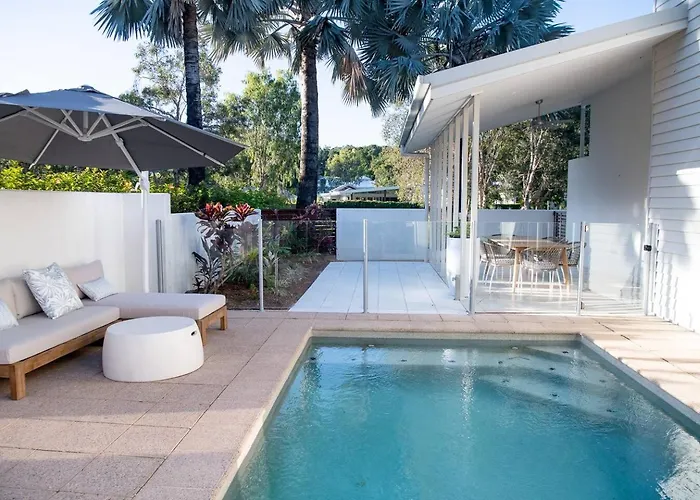 Cove House - Coastal Convenience By The Pool