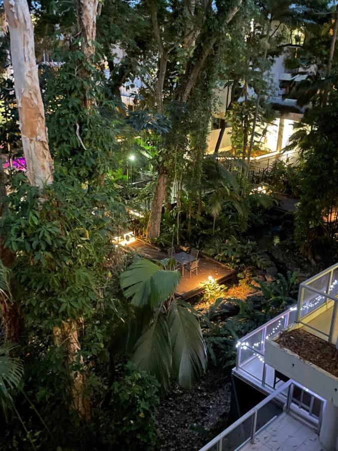 Elysium Private At The Drift * Palm Cove