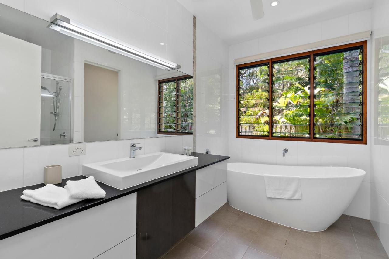 Bird Of Paradise With Heated Pool Holiday home Palm Cove