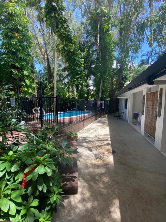 Hostel Cairns Beaches Flashpackers Palm Cove