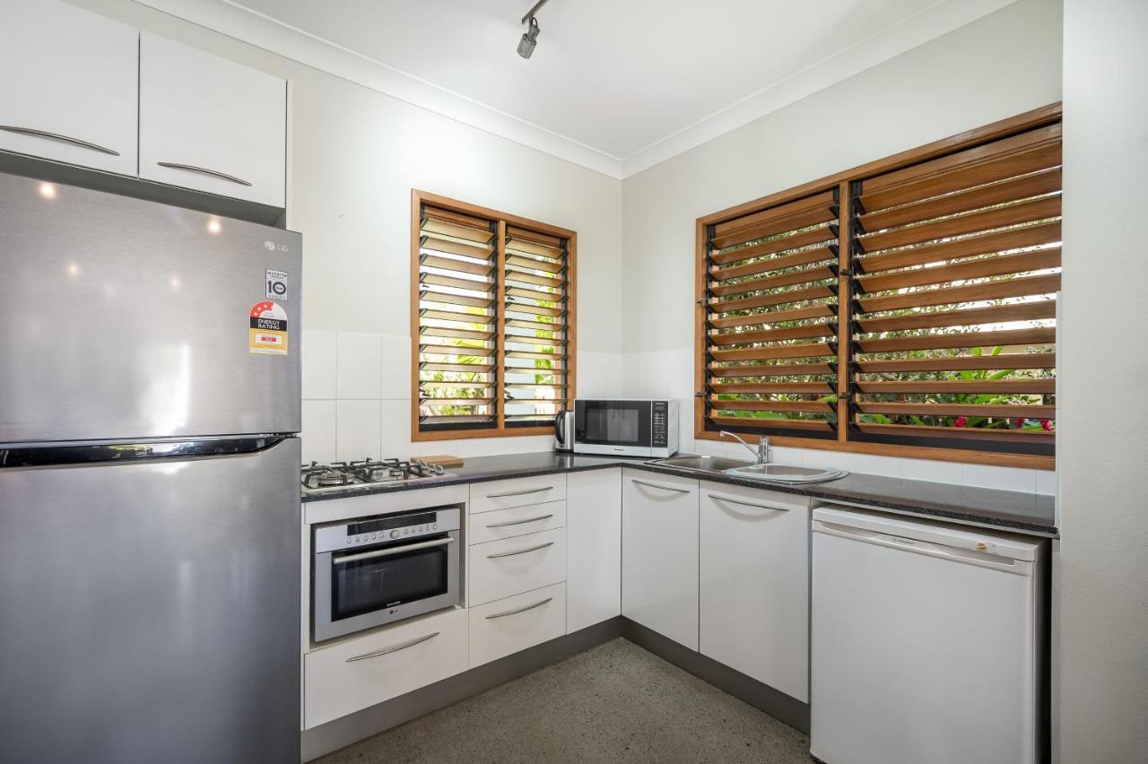 Cedar Family Getaway Elegant, Modern, Sunny Palm Cove