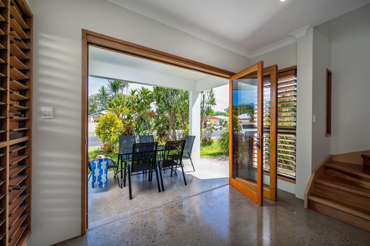 Villa Cedar Family Getaway Elegant, Modern, Sunny