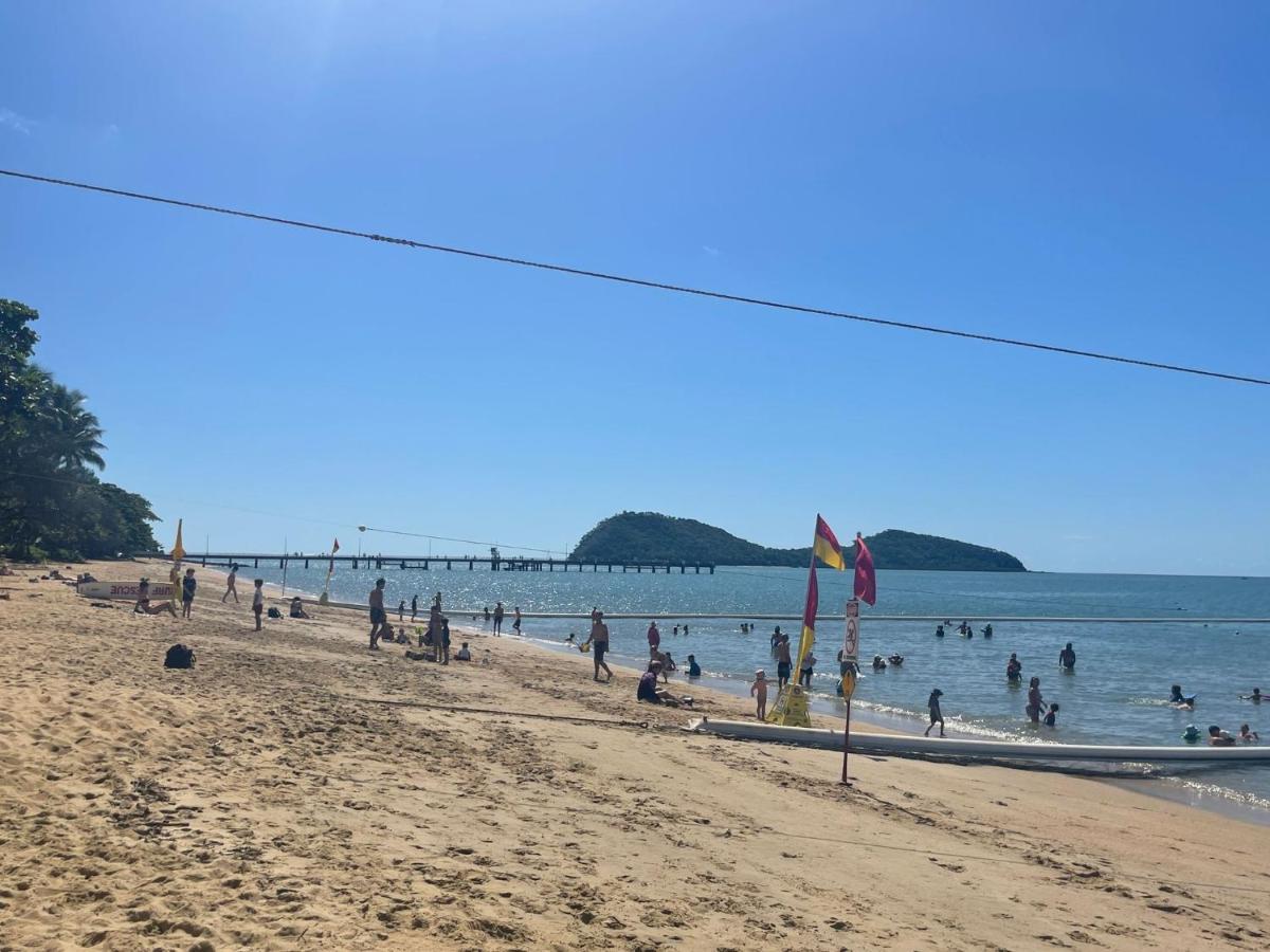 Holiday home Sweet Creek Cottage, Palm Cove, 200m To Beach, Heated Pool, Pets Palm Cove
