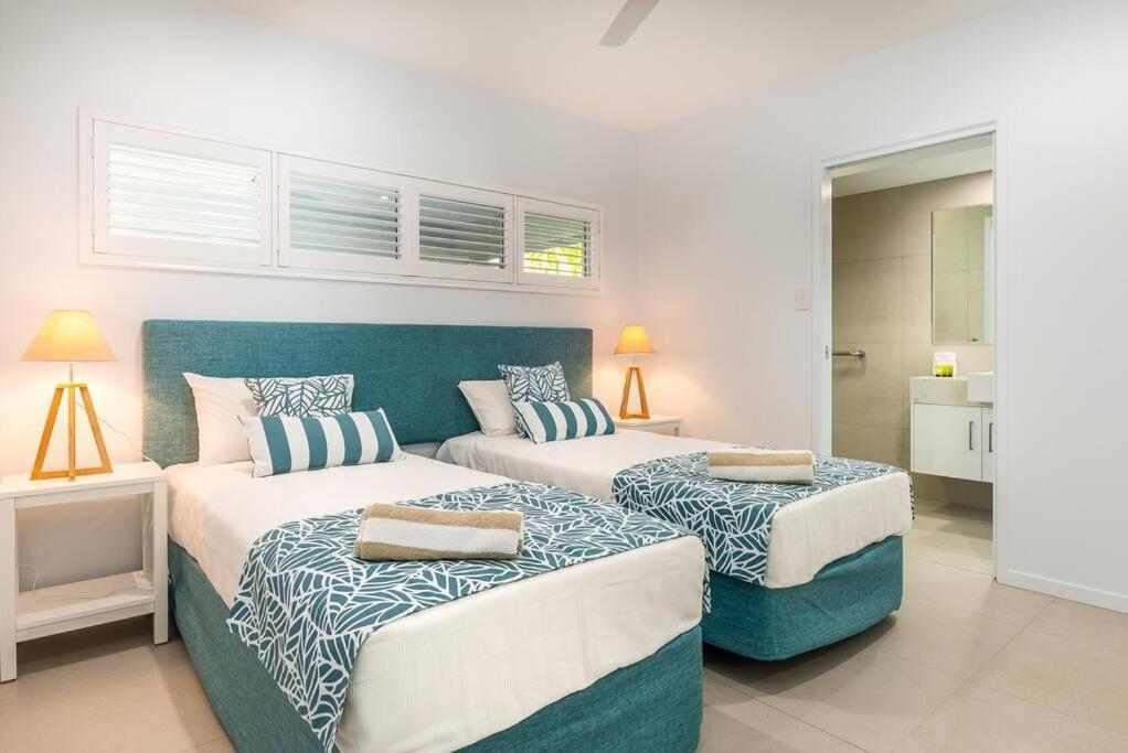 The Last Resort: A Two Pool Luxury Villa Palm Cove