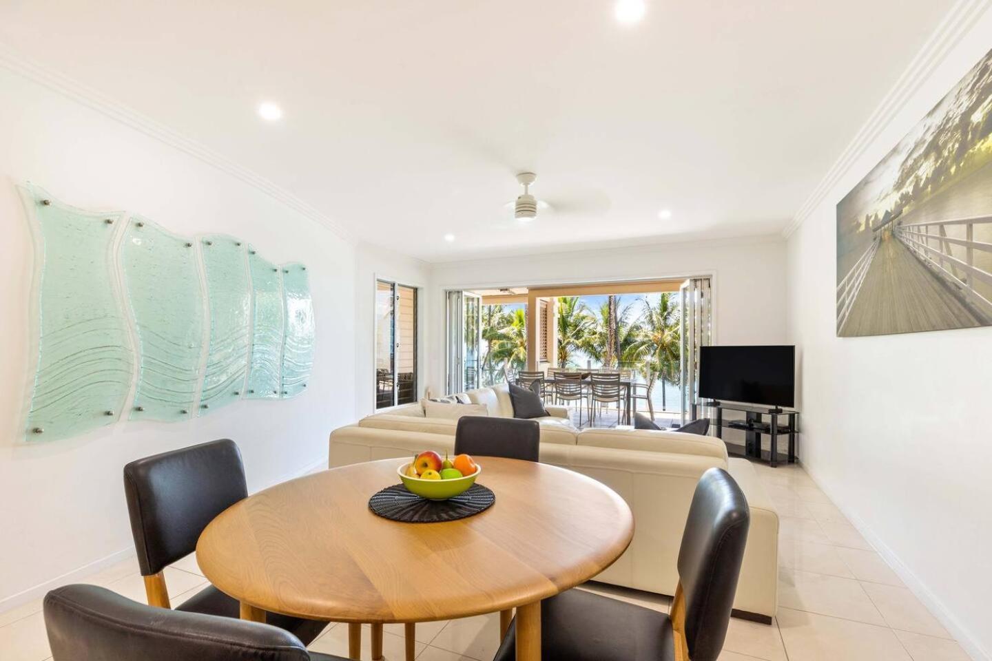 Dreamscape Haven - Your Poolside Paradise