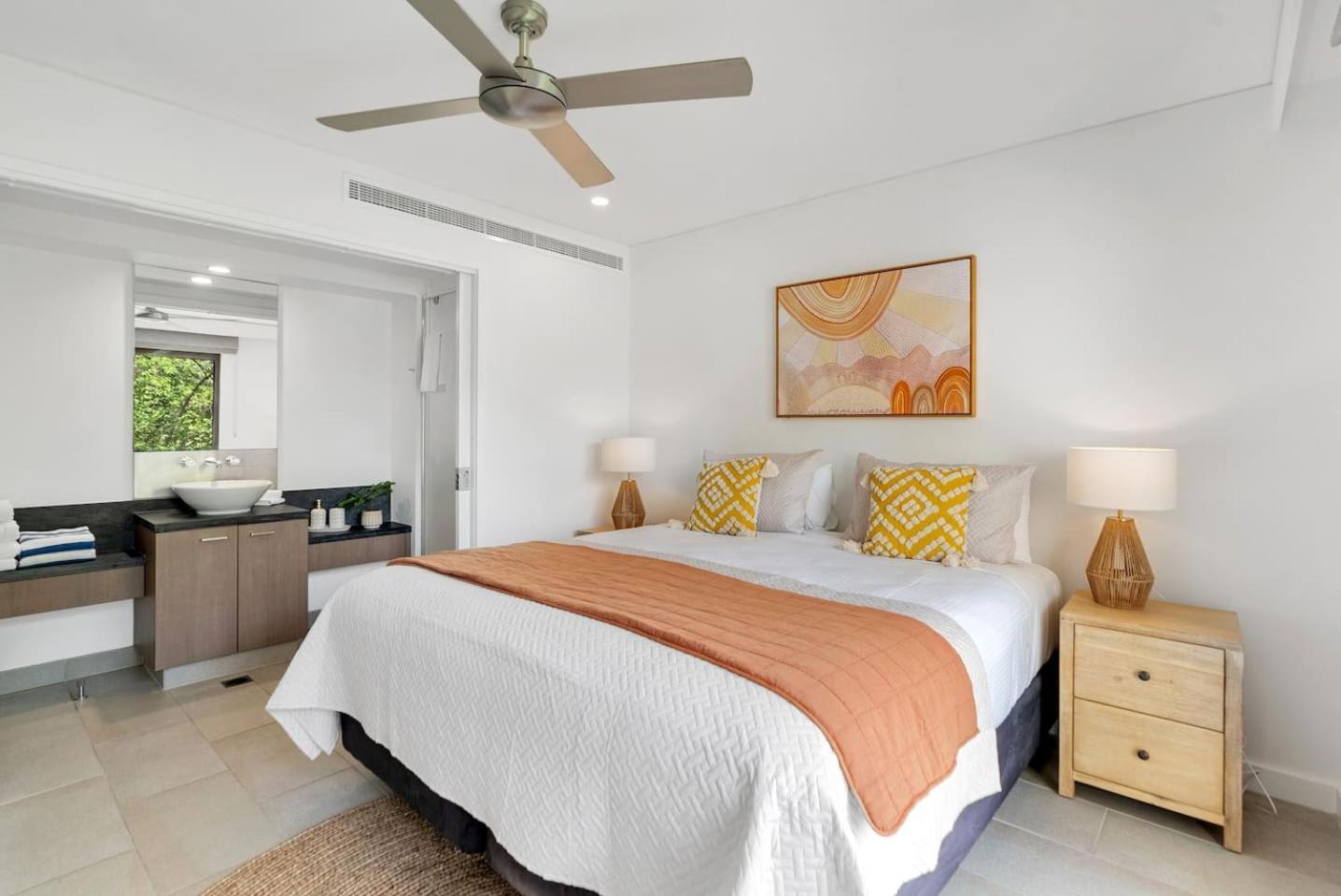 'tropical Escape' Coastal Daydreams With Rooftop Palm Cove