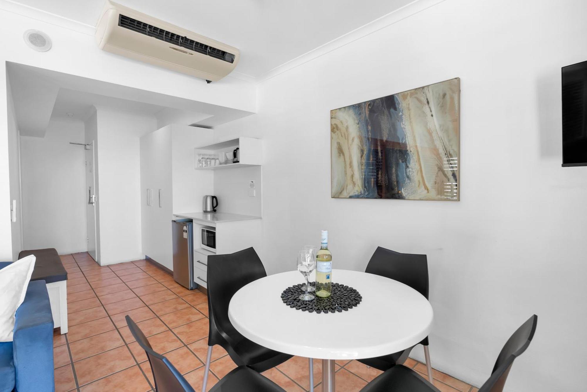 'beachfront Bliss' Paradise At Apartment Palm Cove