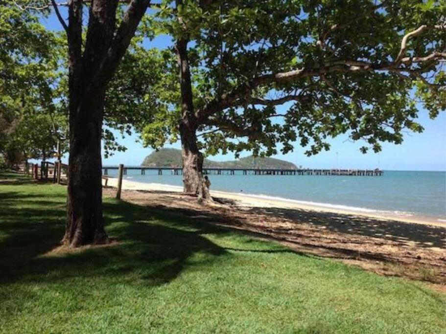 Palm Cove Studio Apartments Hotel