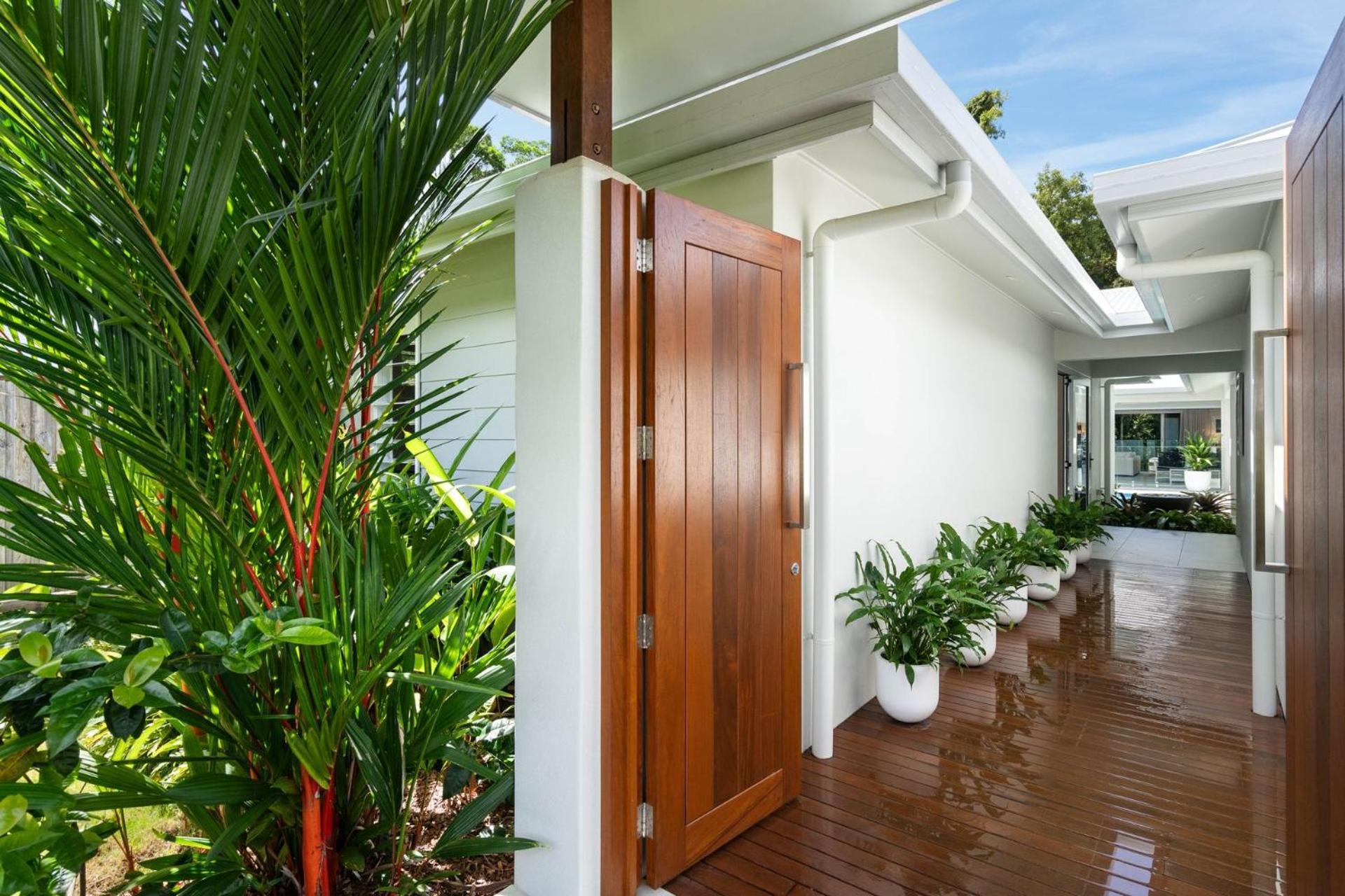 Belle Escapes Beachmont House Holiday home Palm Cove