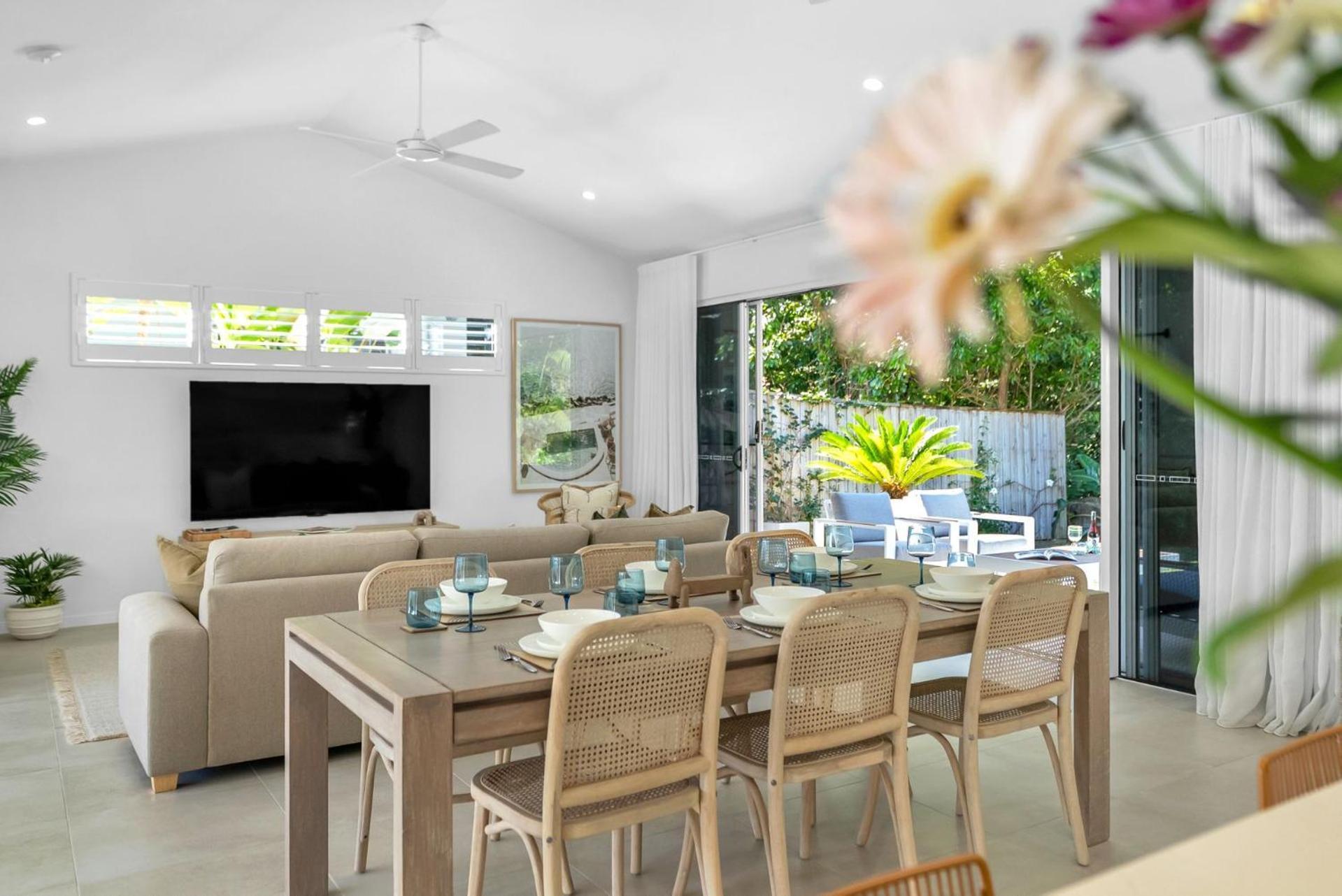 Belle Escapes Beachmont House Holiday home Palm Cove