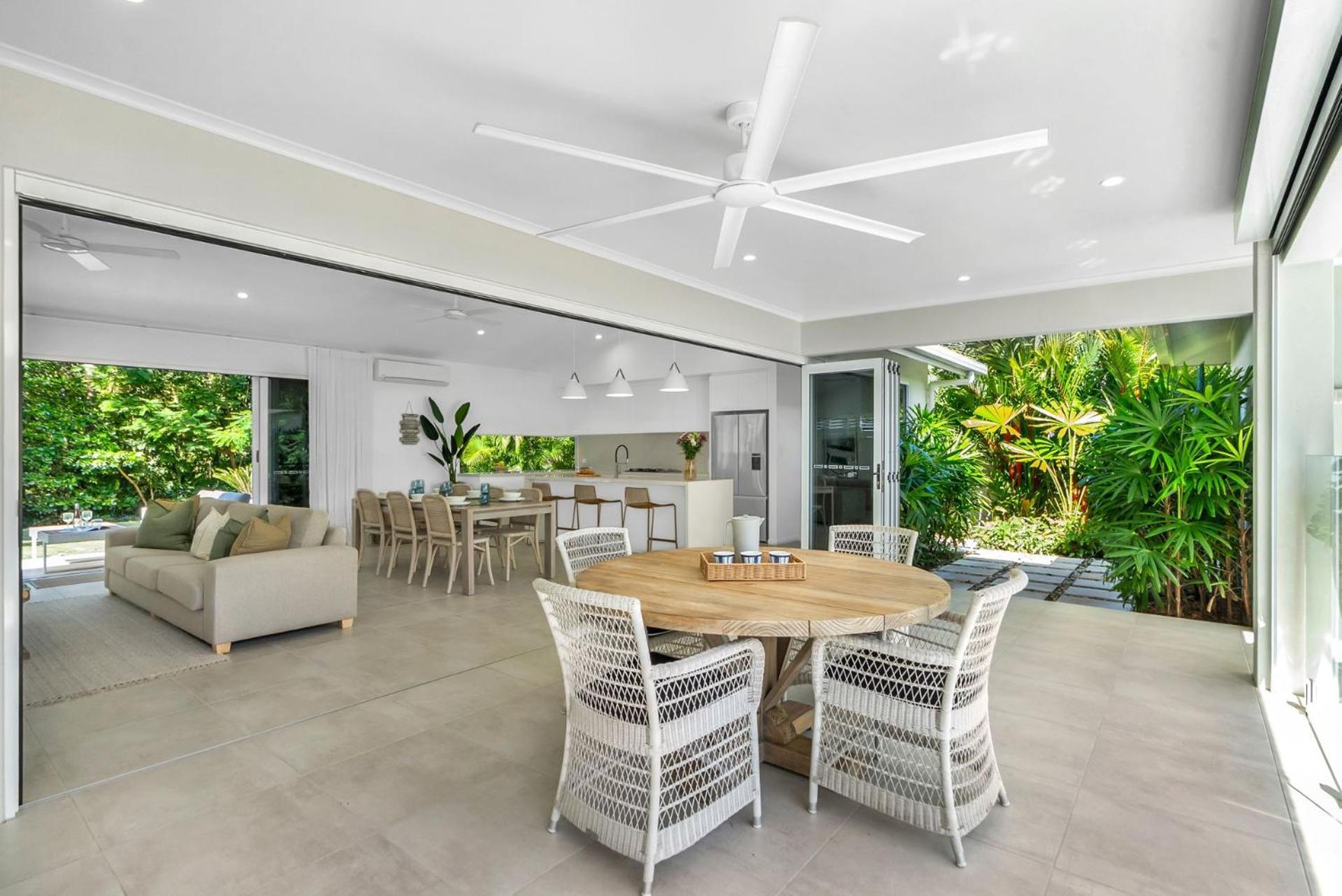 Belle Escapes Beachmont House * Palm Cove