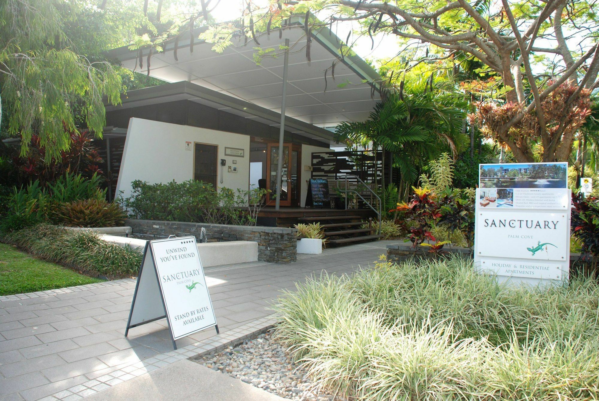 Aparthotel Sanctuary 5*