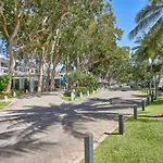 Oceanfront Penthouse Apartment Beach Club Palm Cove