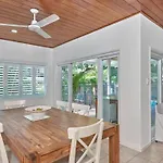 Villa White - Palm Cove