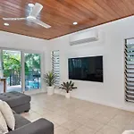Villa White - Palm Cove