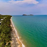 Paringa 2 Bedroom Top Floor Beach Front Apartment