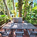 Palm Cove Beach Apartment