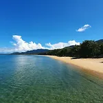 Palm Cove Beach Apartment