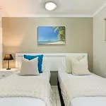 Coral Horizons - Beachfront Apartments