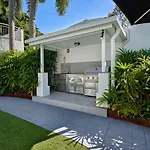 Alassio Absolute Beachfront Suite 201 Palm Cove