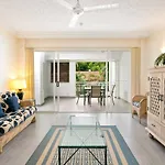 Alassio Poolside Resort - Palm Cove Beachfront Oasis