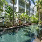 Fig Oasis—Poolside Resort Living At The Beach Club