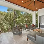 Canopy Views Holiday House With Heated Pool
