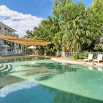 2 Bedroom Red Cowrie Apartment Palm Cove