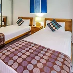 Dreamscape Haven - Your Palm Cove Poolside Paradise