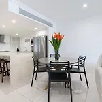 The Esplanade Escape - Your Ideal Beachfront Break