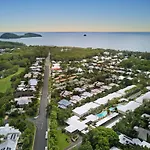 \'Kensington\' At Mango Lagoon Resort