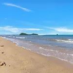 Ocean Outlook - Absolute Beachfront Studio