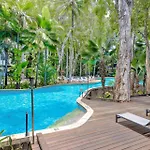 Belle Escpaes Drift Beachfront Resort Suite 3401