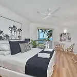 Absolute Beachfront 2 Bedroom Apartment Alassio Palm Cove