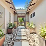 Aurelia 3 Bedroom Holiday Home Palm Cove