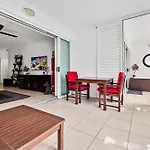 Beach Club Private Apartments Palm Cove