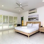 Canopy House - Palm Cove