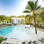 Palm Cove Paradise - Couples Spa Beach Getaway