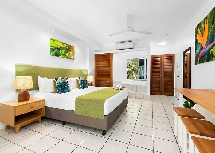 Palm Cove Treetop Spa Retreat