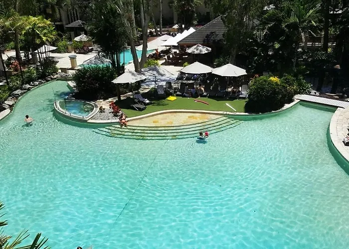 Temple 121 Modern Spacious Palm Cove 2 Brm 2 Bth Resort Apartment With Courtyard