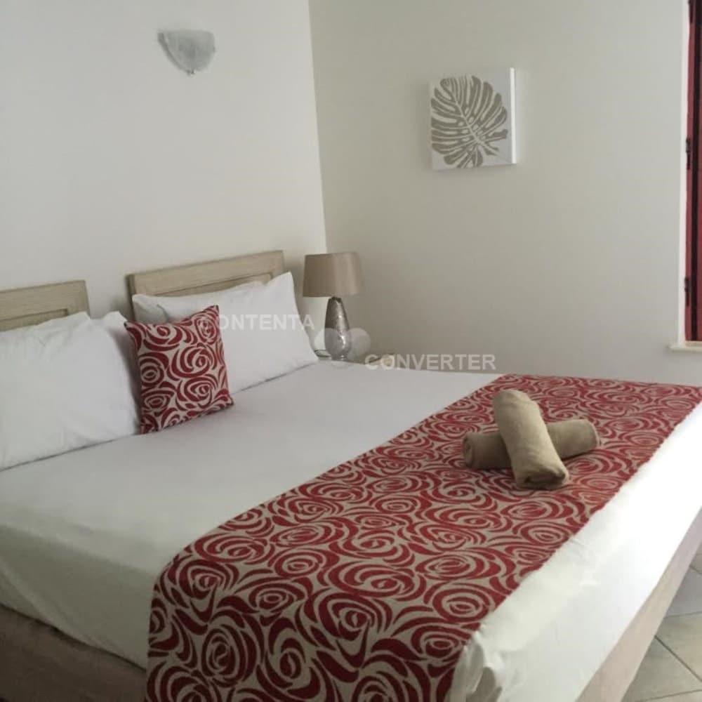 Aparthotel Oasis At