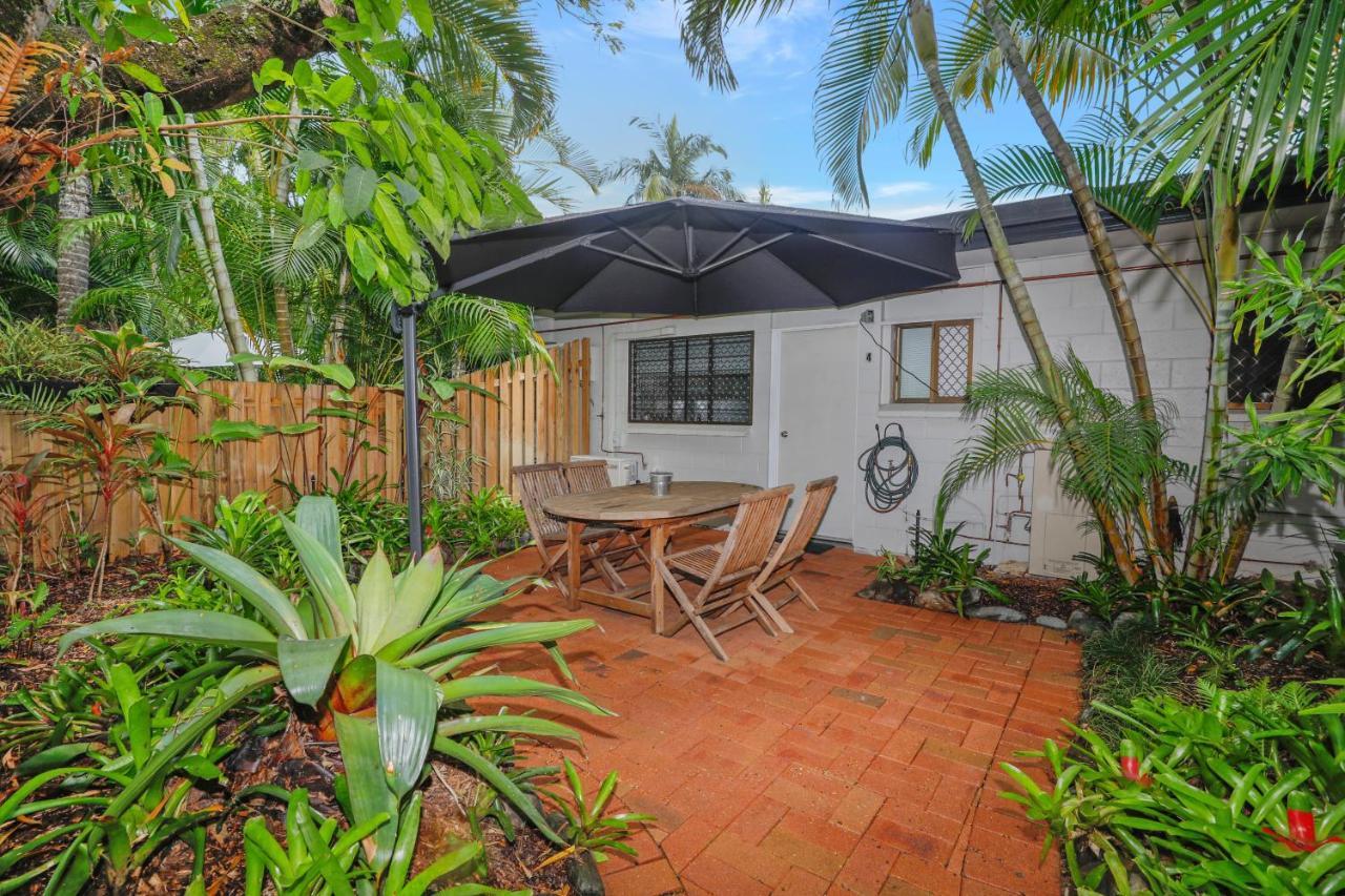 Tropical Unit With Private Fenced Garden Close To The 4 Apartment *