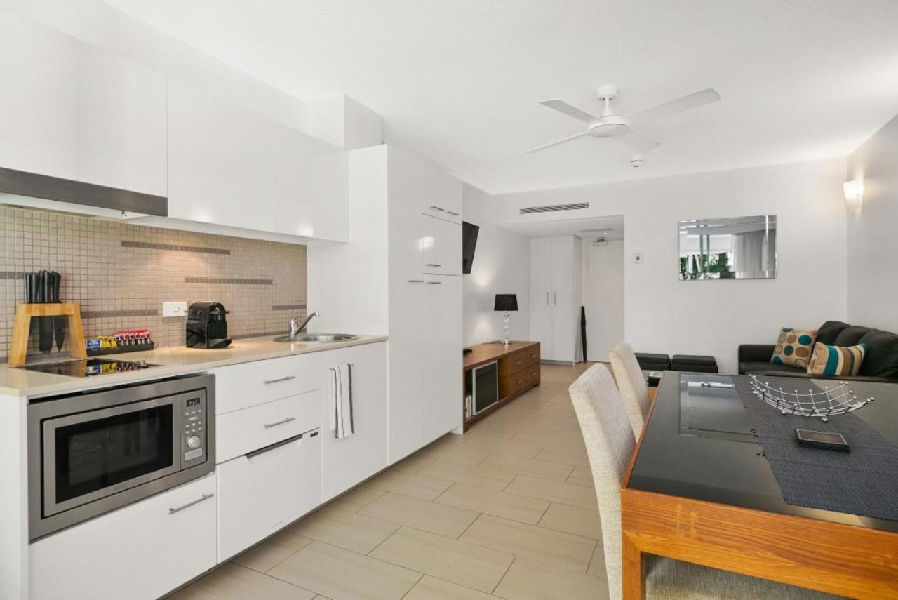 Palm Cove Beach Apartment *