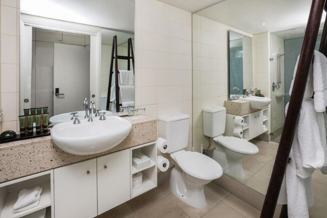 Club 2 Bedroom Luxury Penthouse Apartment *