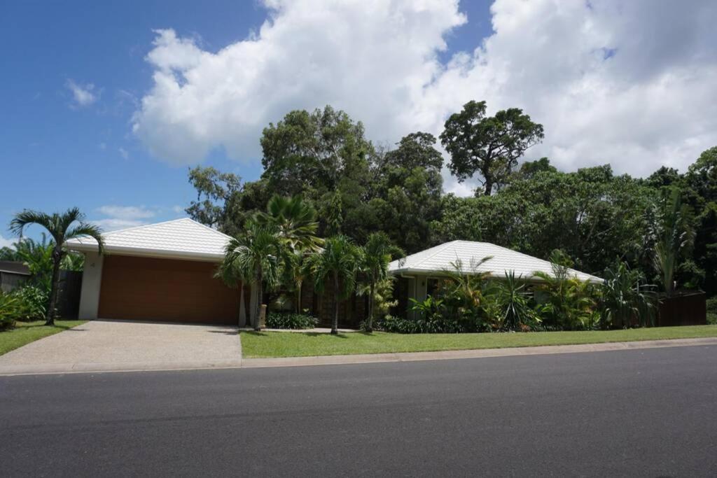 Villa At Seclusion Pavilions! Palm Cove