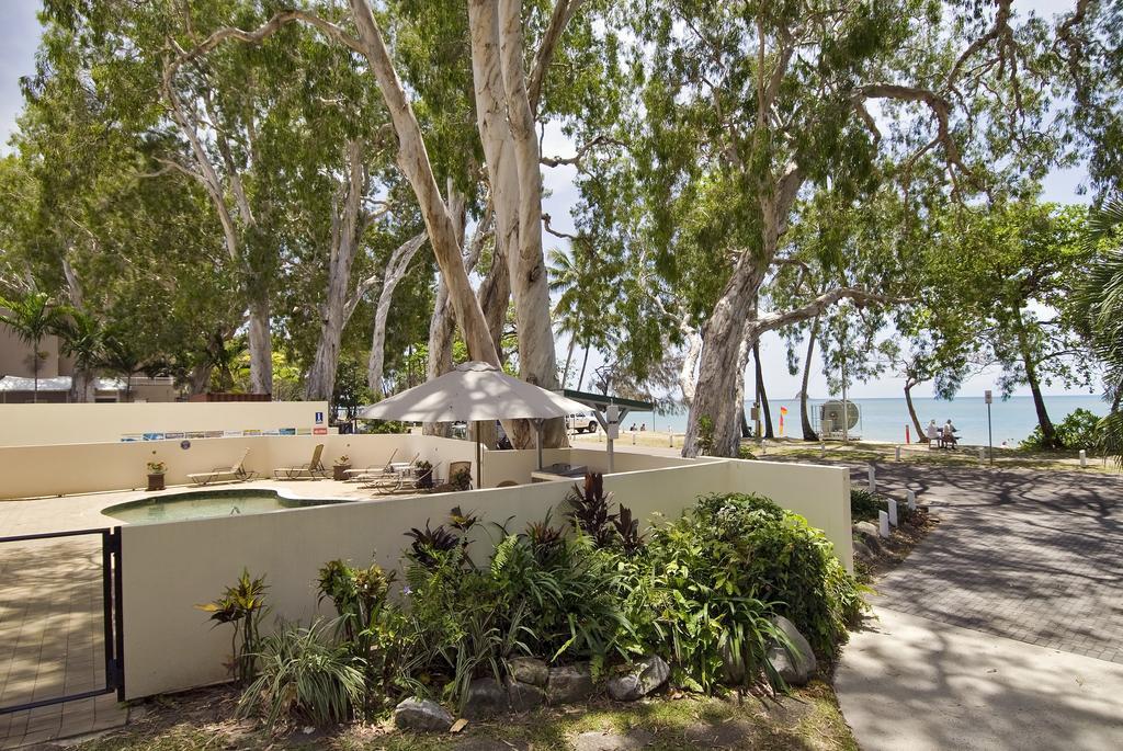 Apartment On Beachfront Palm Cove