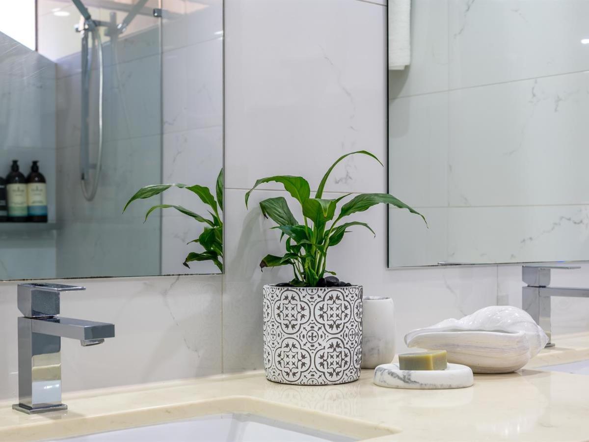 Coral Horizons By Elysium Collection * Palm Cove